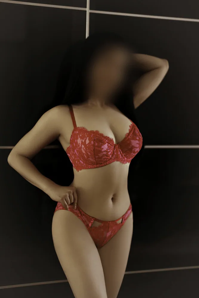 Clementine — French massage therapist in Oud-Zuid, Amsterdam